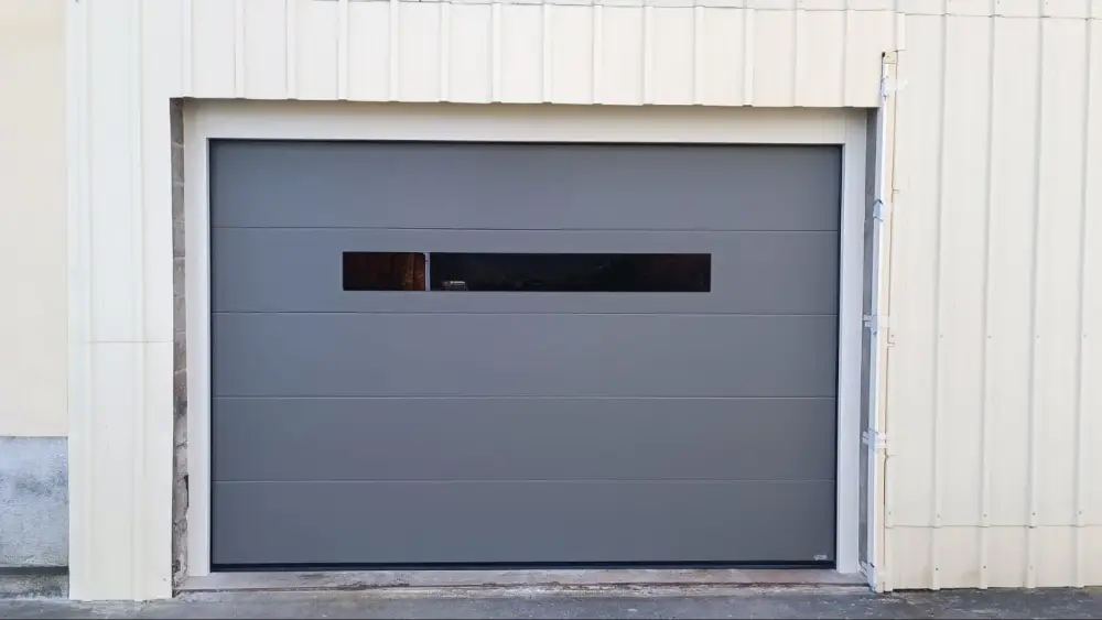 Porte de garage grise